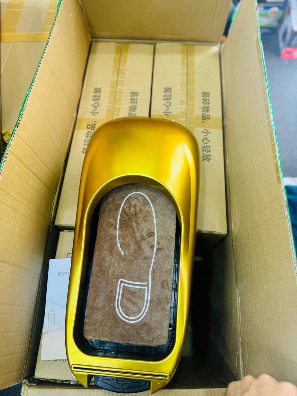 FURLOU Fully Automatic Shoe Cover Machine Household Disposable Shoe Film Machine, Portable Shoe Foil Machine with 3 Roll Shoe Membrane, Waterproof and Dustproof, for Indoors, Hospital, Shop And Office